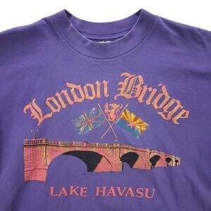 Womens vintage oneita power Graphic T-Shirt  L Large Tourist London Purple